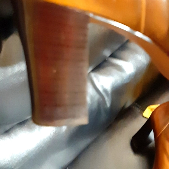 Liz Claiborne size 7 above ankle distressed boot - Picture 7 of 9